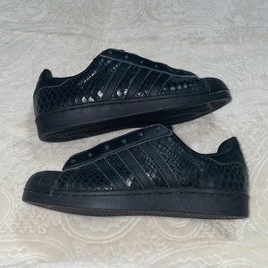 Adidas superstars size 6.5